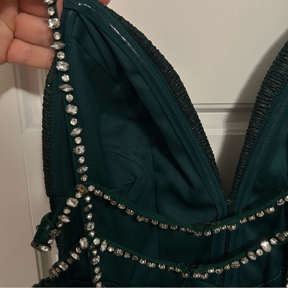 Formal green dress - Picture 5 of 8